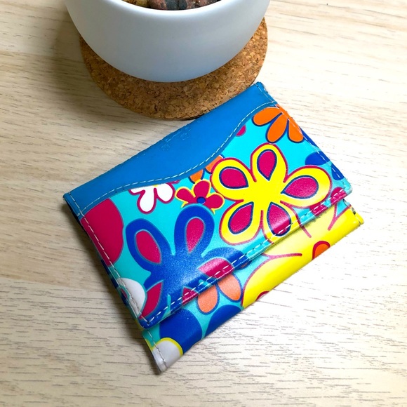 Huabao Jingpin Wallet in Blue with Flowers - Picture 9 of 12